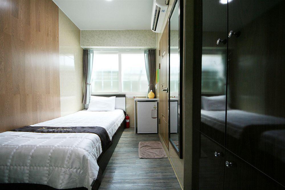 Guesthouse Myeongdong 2 Seoel Buitenkant foto