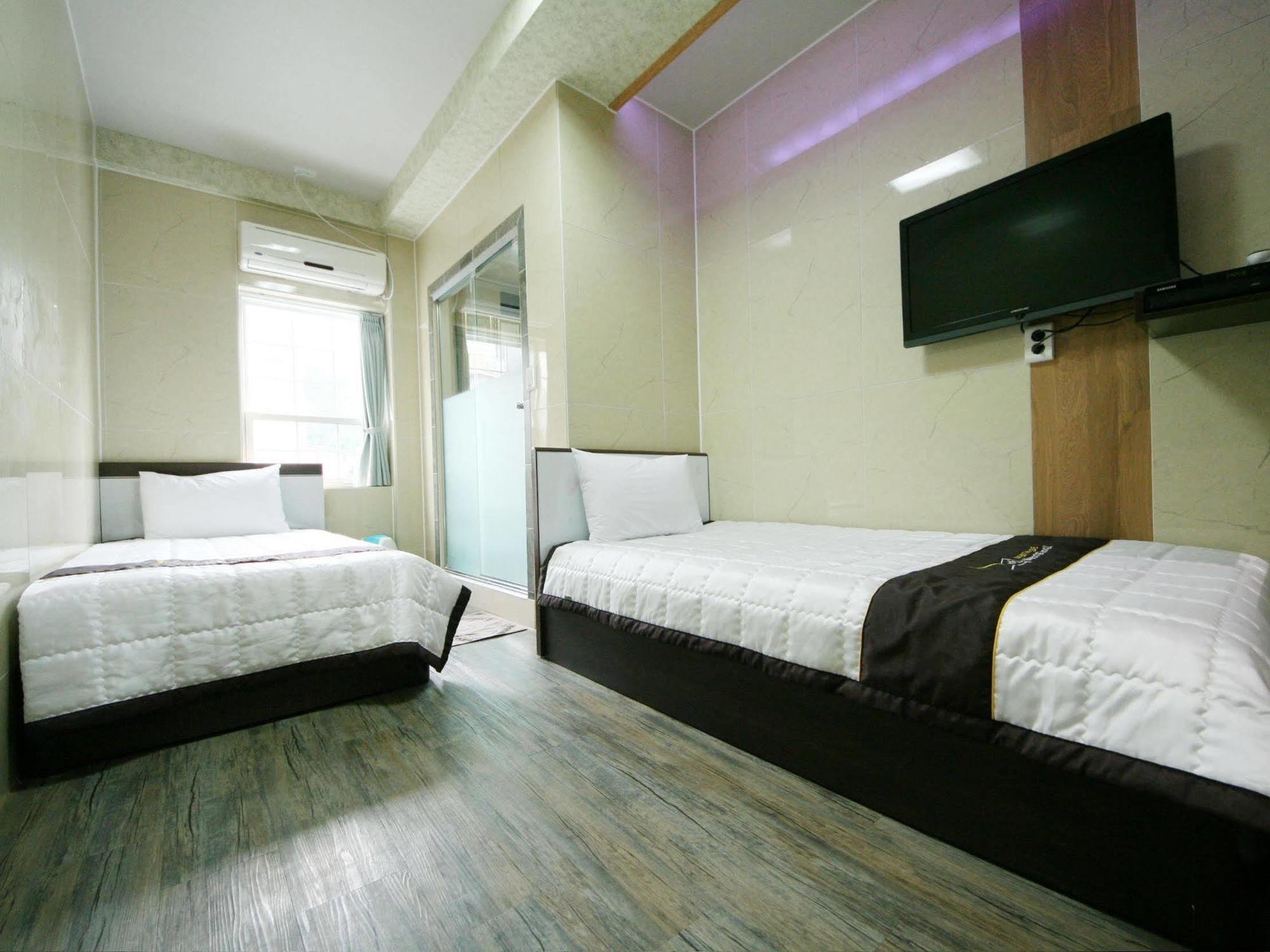 Guesthouse Myeongdong 2 Seoel Buitenkant foto