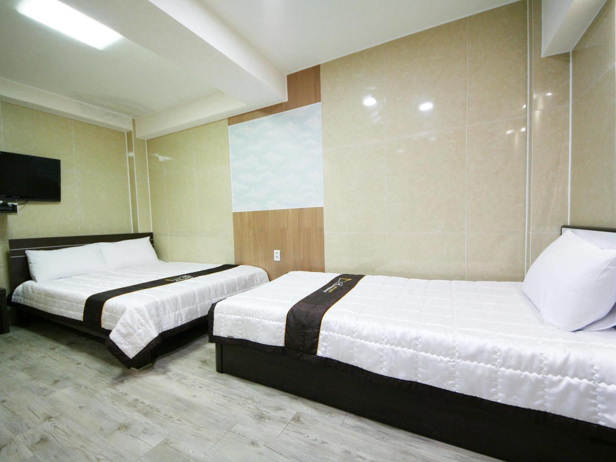 Guesthouse Myeongdong 2 Seoel Buitenkant foto